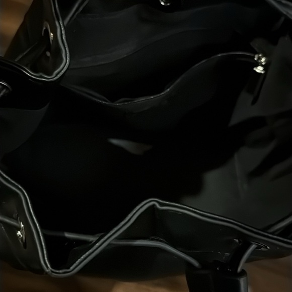 Piombo Elegant Black‎ Bucket Bag - Picture 5 of 6